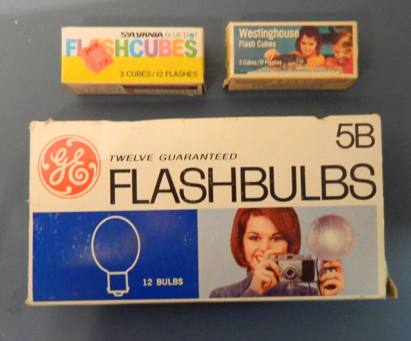 Old vintage GE Flash Bulbs 5B for Camera 1970’s Sylvania Cubes Westinghouse