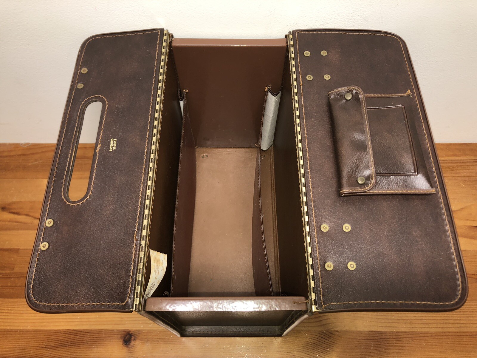 Vintage Softone Tufide Faux Leather Vinyl Coated Locking Carrying Case with Key!