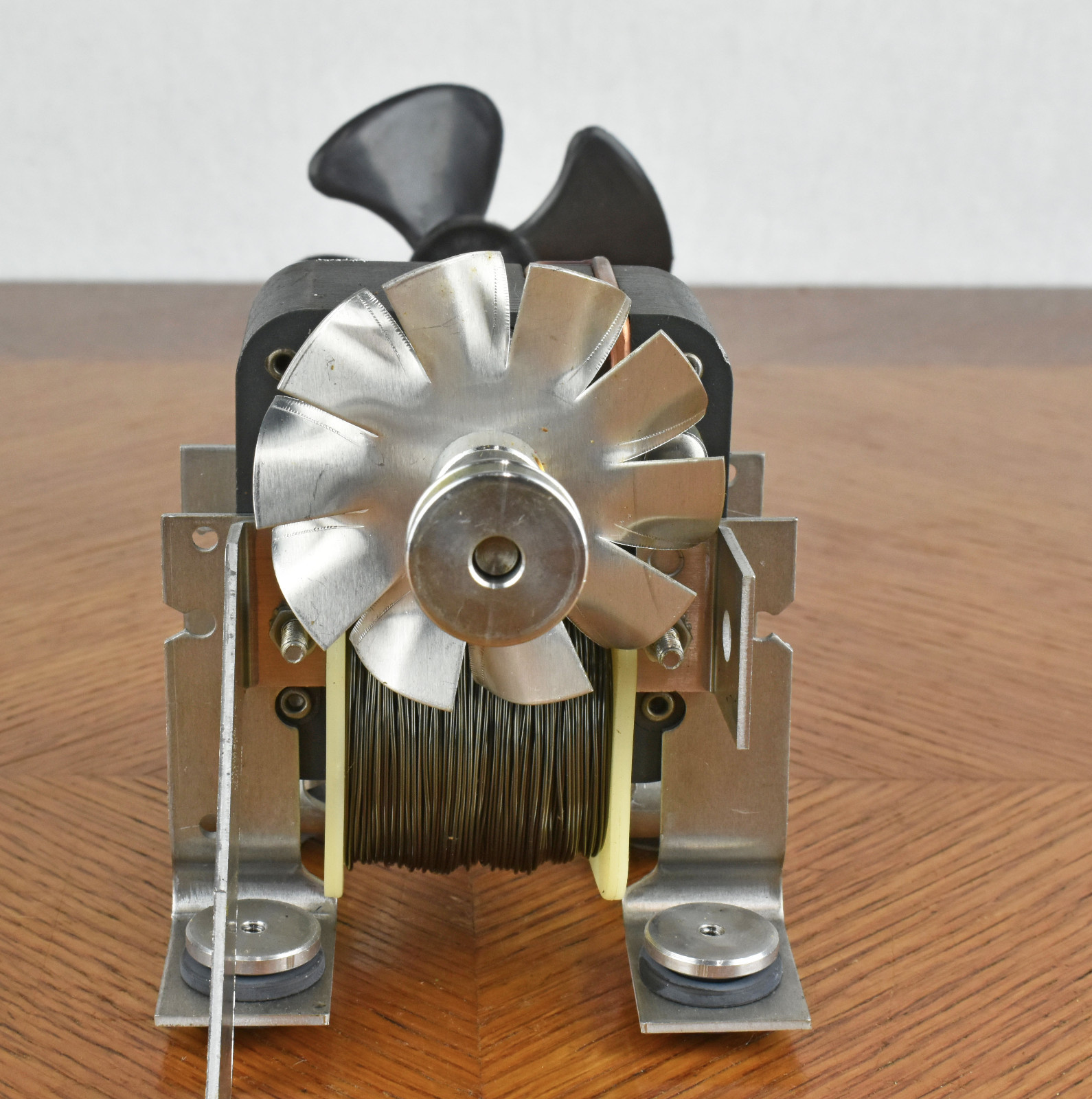 Drive Motor and Fan Replacement Part for Bell & Howell MX60 8mm Projector