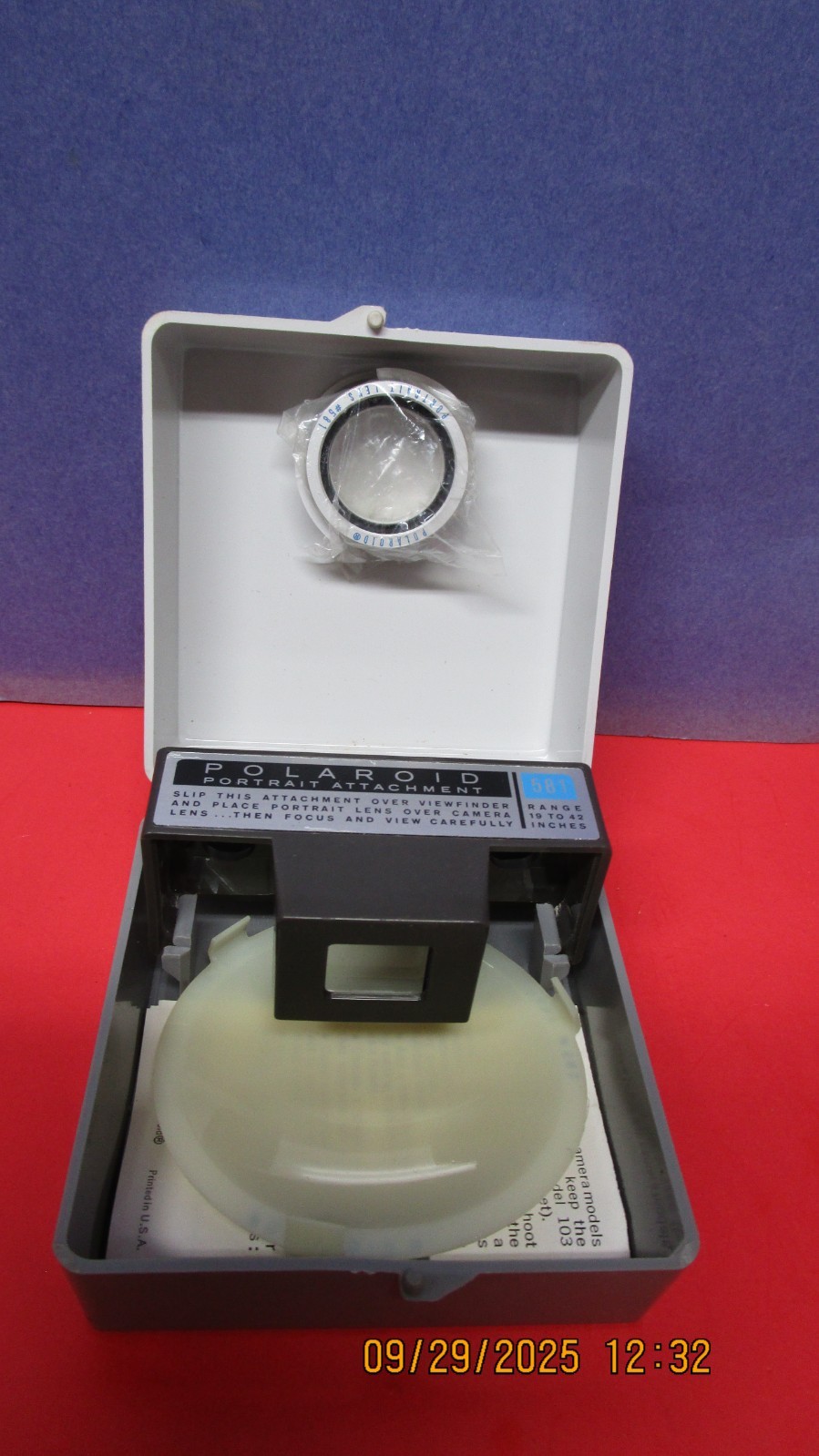 Polaroid Close-Up Kit 3 581 with Box ,lens is still bagged manual included