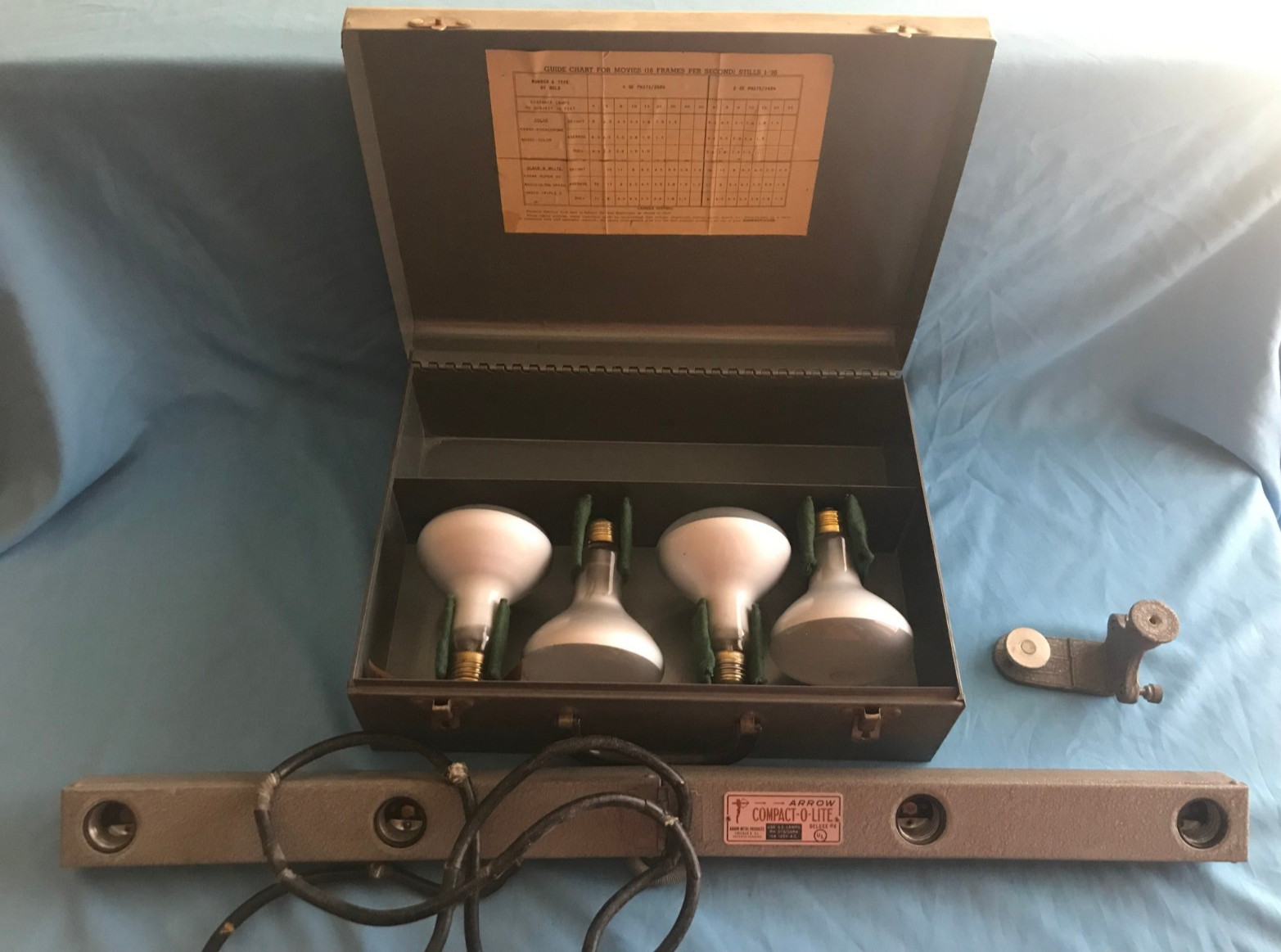 Vintage Arrow Compact-O-Lite Deluxe #4 Photography Light Bar w / Metal Case