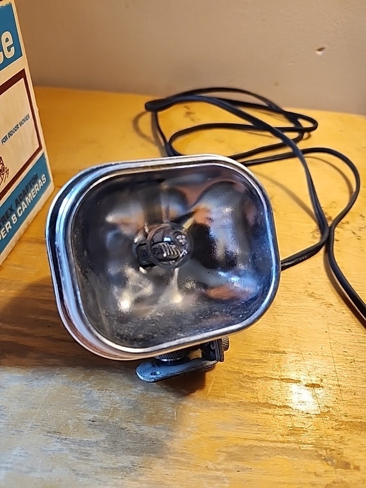 Acme-Lite Movielite Model 75 DVY Light + Cameralite 750 Box (Not Original Box)