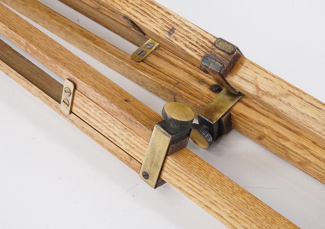 TRIPOD, WOODEN, STANDS ROUGHLY 48 INCHES TALL WHEN EXTENDED/227292