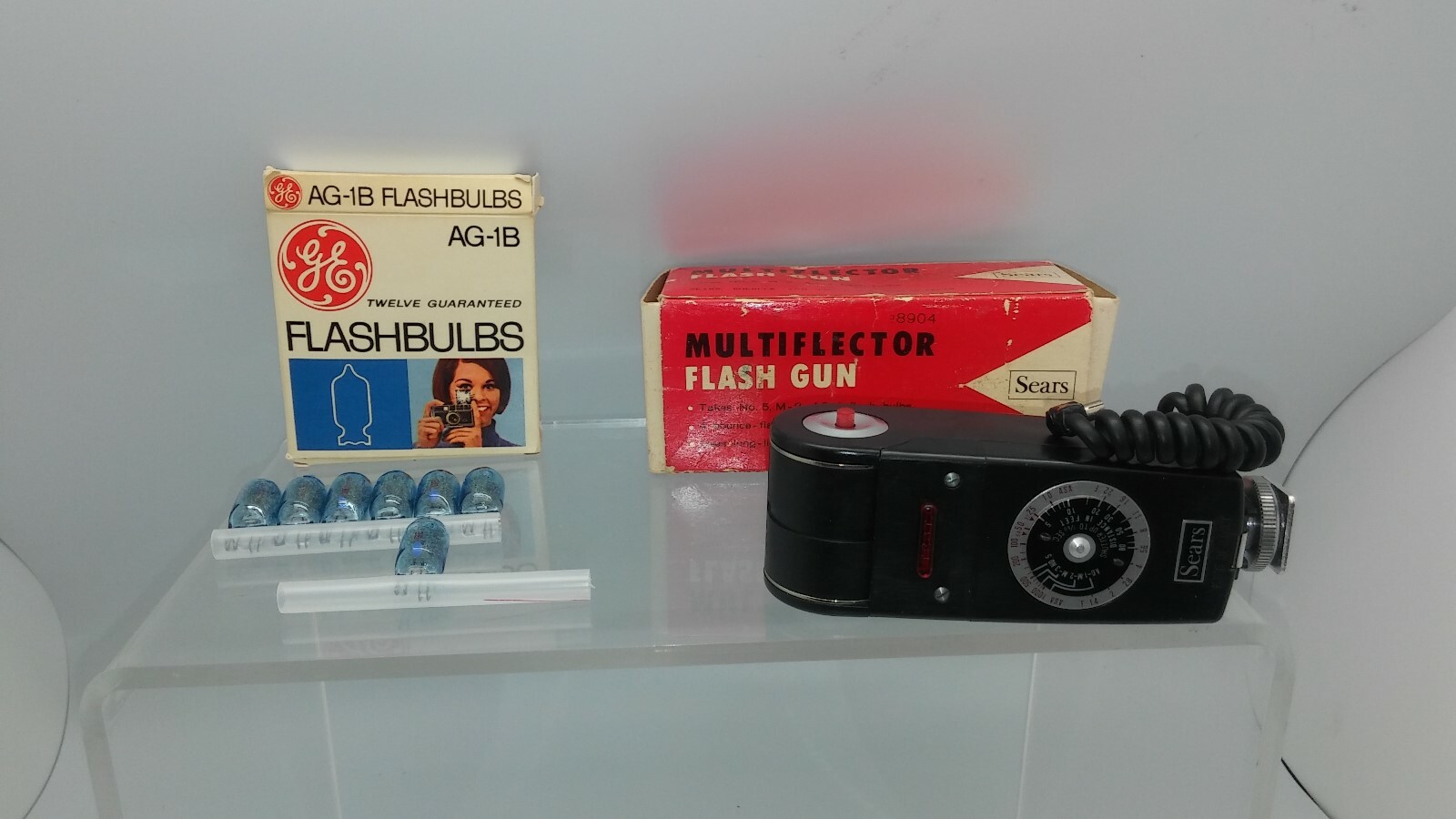 Sears Multiflector Flash Gun for No. 5, M-2, AG-1 flashbulbs-incl GE AG-1B Flash