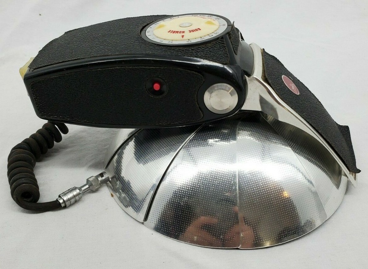 VINTAGE Walz Flash Master Camera Flash With Original Box Circa 1950’s