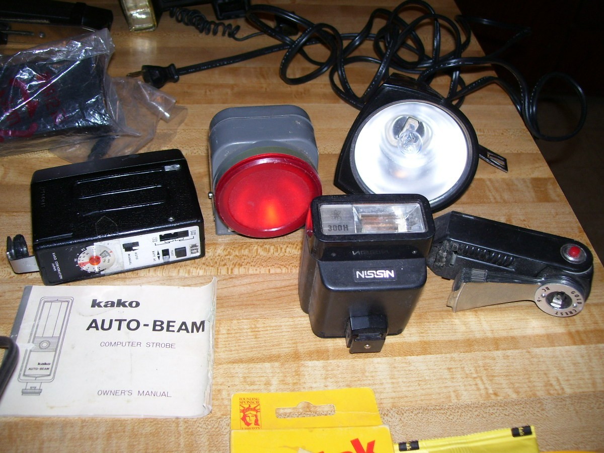 Lot #8F Vintage Camera Accessories Movie Light Flash Units Photo Meter Film More