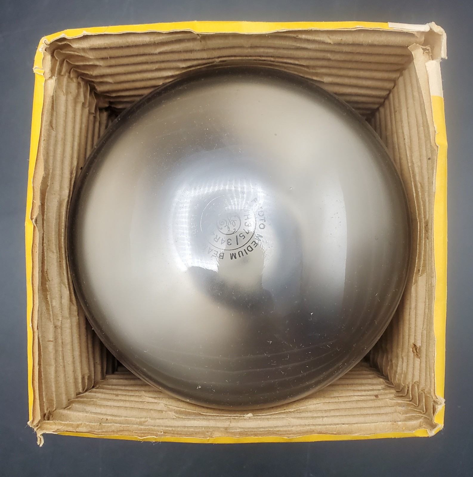 2 GE Vintage 375W Superflood Movie Photo Lamps Light Bulbs PH375/34R4 Working