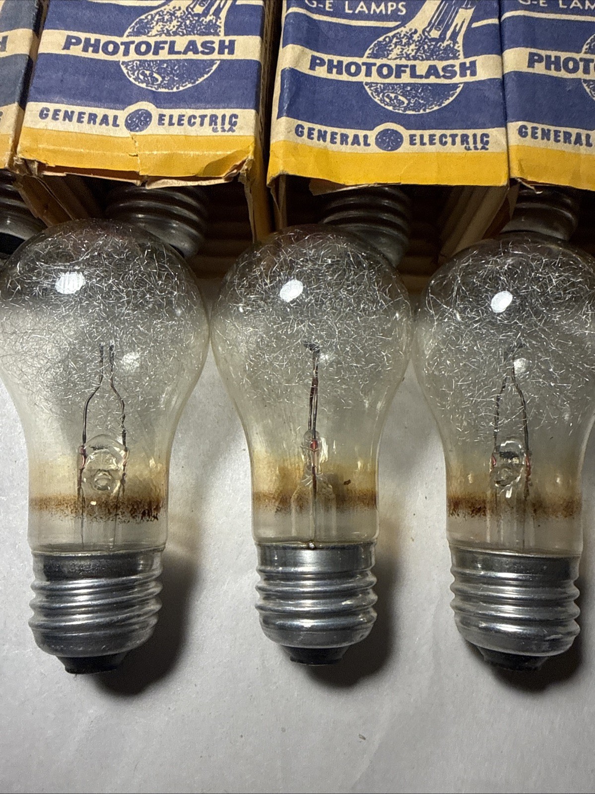 Lot of (9) GE Photoflash No 11 Lamps (6) Westinghouse No 22 Bulbs New Old Stock