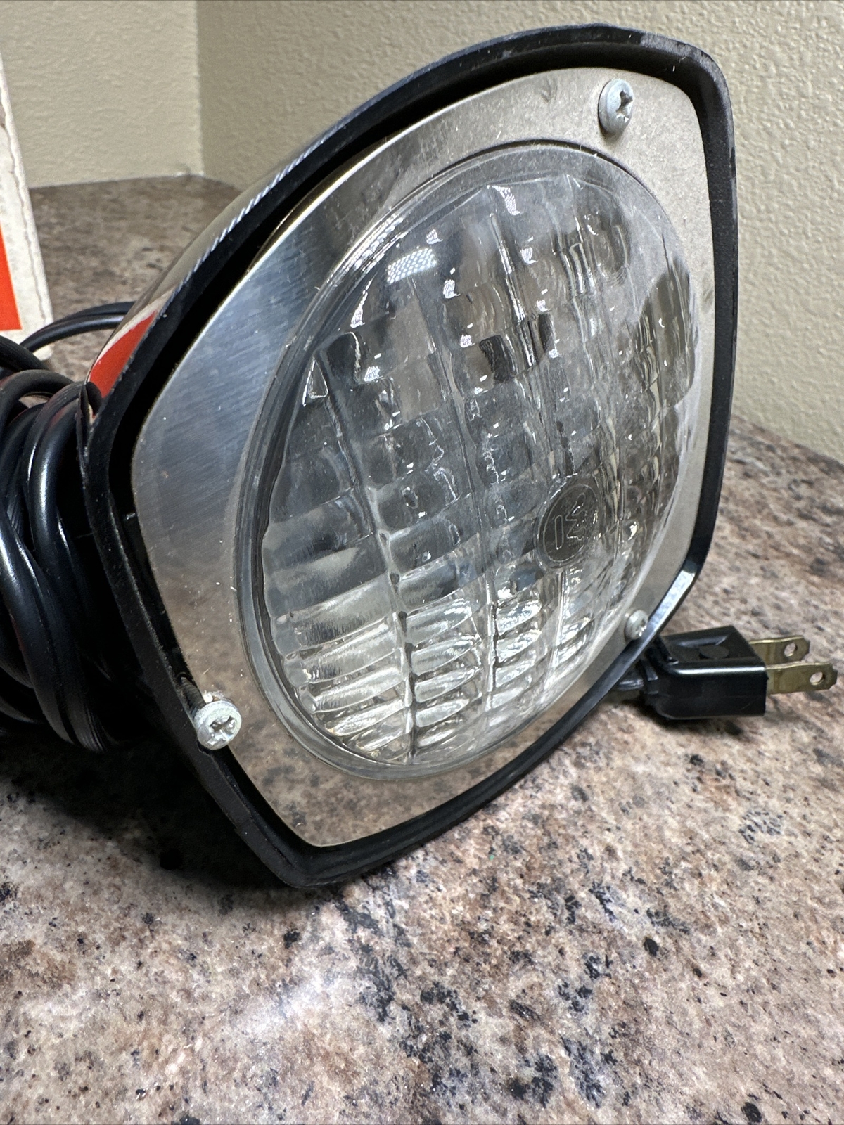 Vintage Sears Super 8 650 Watt Sealed Beam Movie Light Model 8846 w/ Box