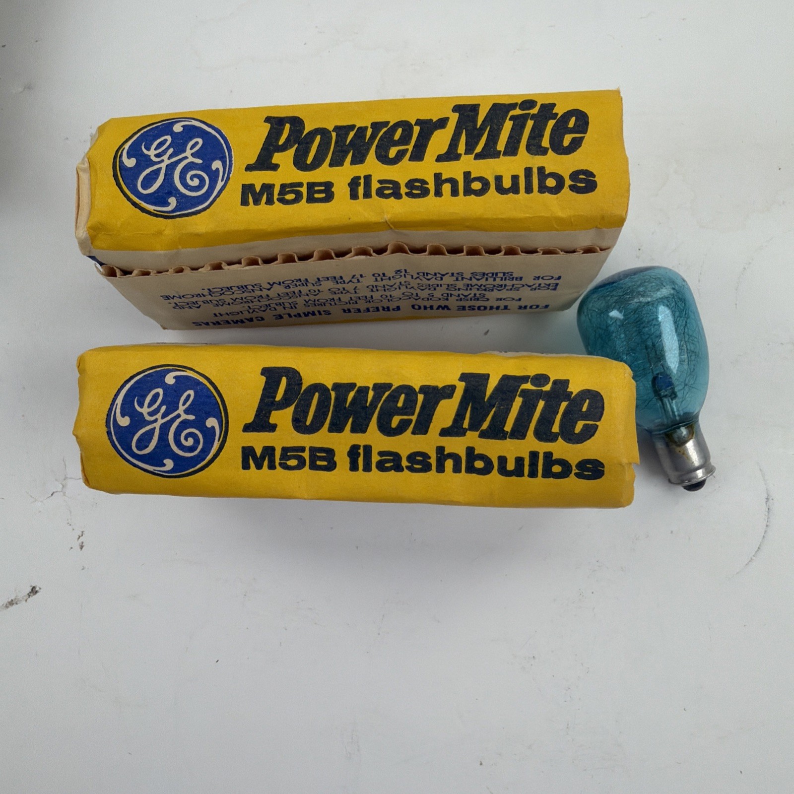 Package of 12 GE Power Mite M5B Blue Flashbulbs NOS Brand New Vintage Bulbs