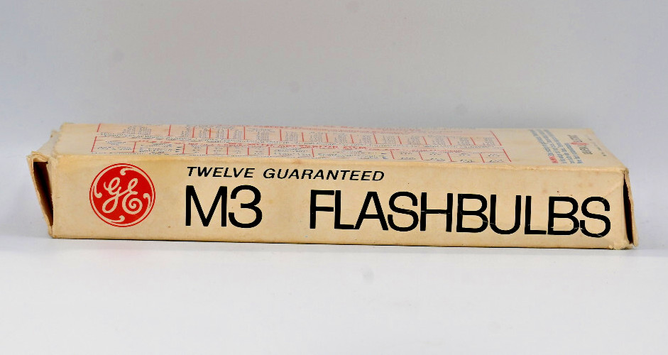 Vintage GE (6) M3 and (2) M3B Flashbulbs With Box