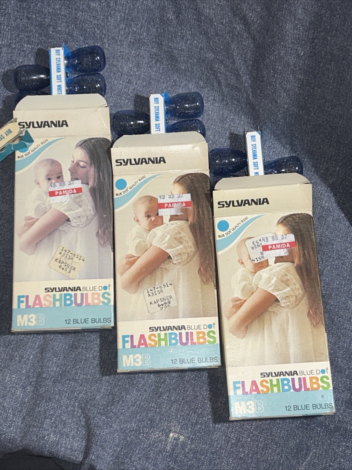 Vintage Sylvania Blue Dot Flashbulbs M2B M3B Magic Cube Flash Cubes **READ**
