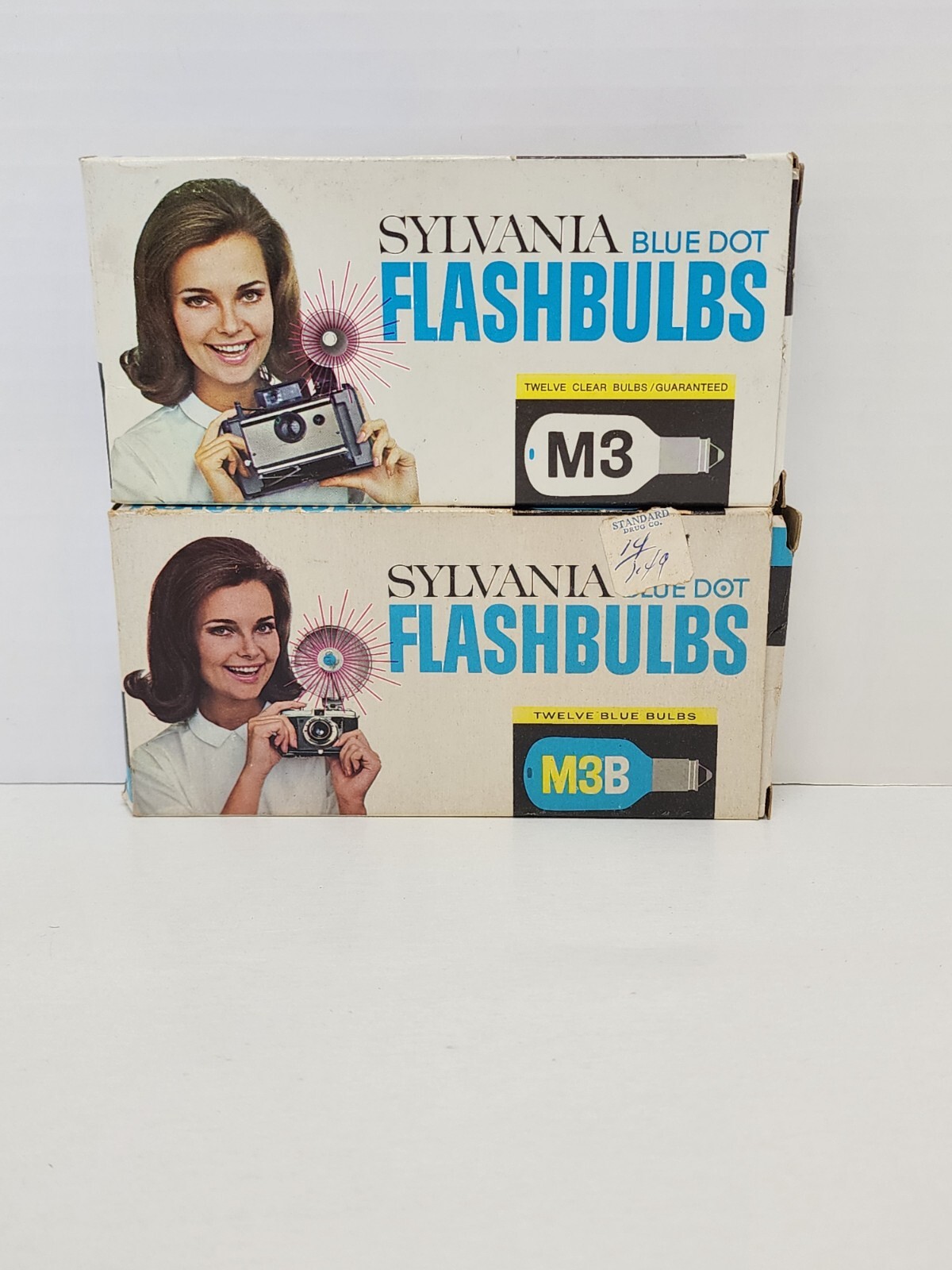 Vintage Sylvania/GE Flashbulbs Blue Dot M3, M3B – 14 Bulbs 3Blue 11 Clear Box