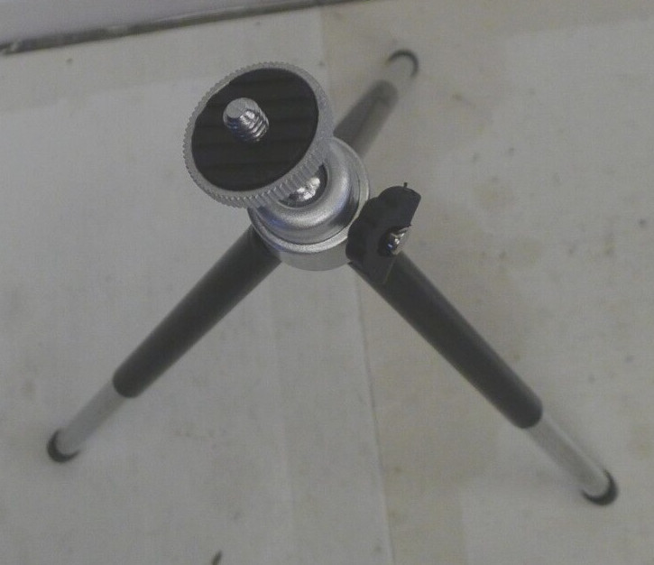 Compact Portable Table Top Adjustable Tripod 5 1/2″ to 7 3/4″ w/Ball Head – Used