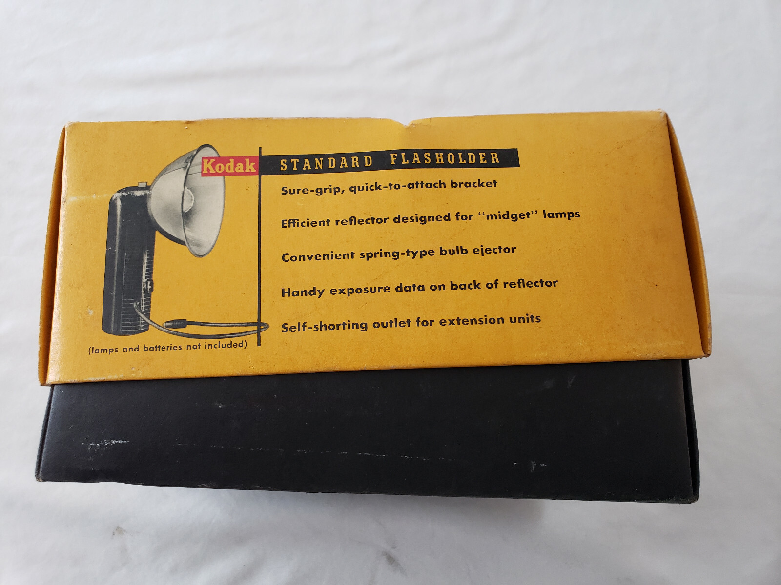 Vtg KODAK STANDARD FLASHOLDERBOX 3 flash bulbs & ednalite lens shade, filter ad