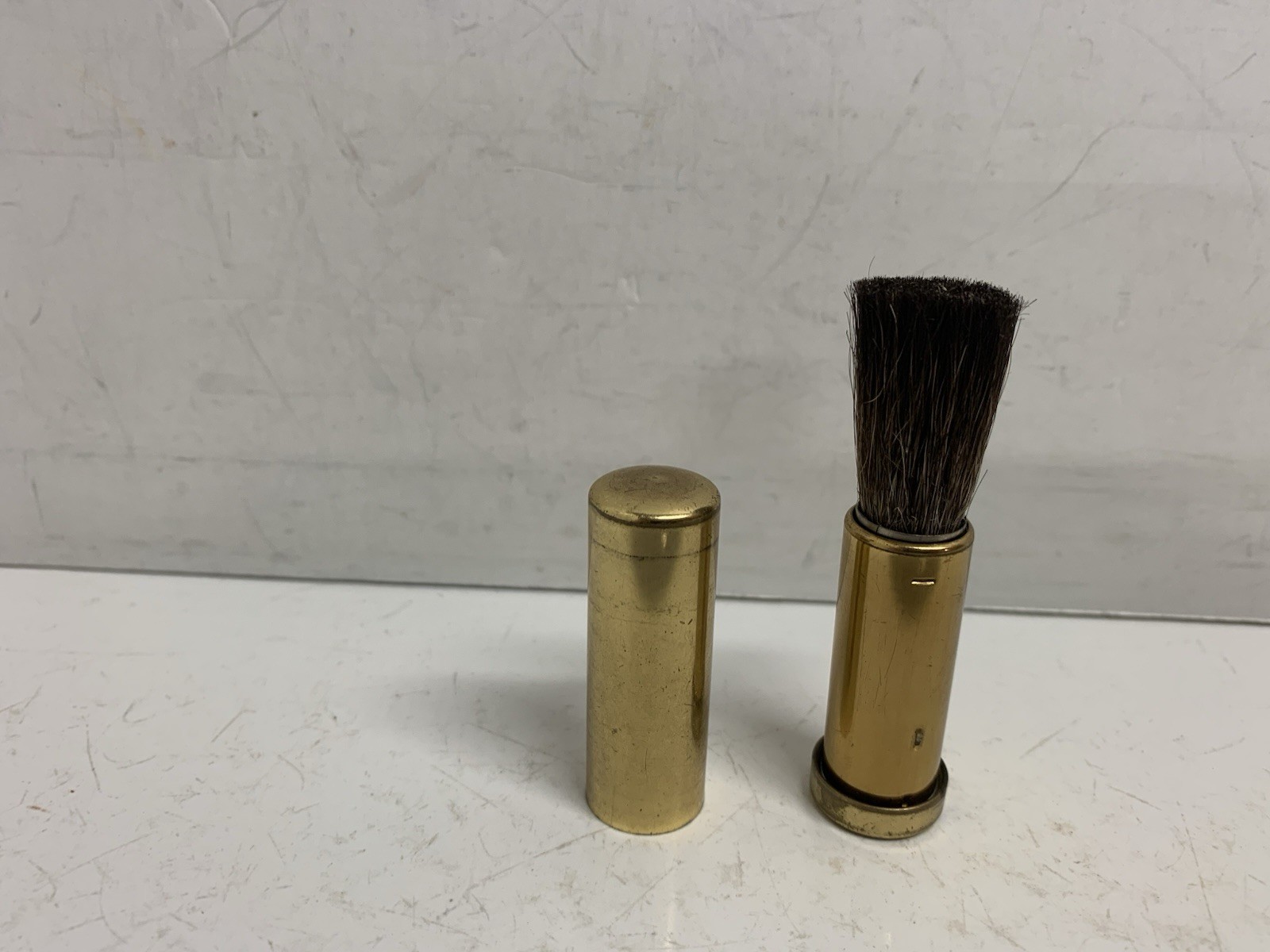 Vintage Brass Retractable Camera Lens Brush 2 in. Lipstick Style Very Nice A017