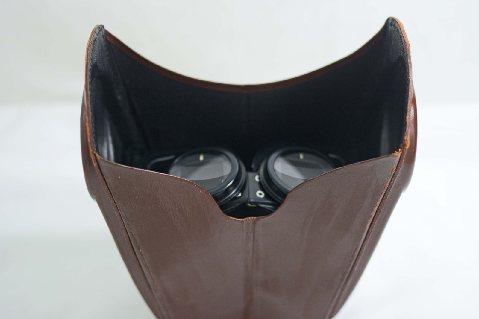 VINTAGE ROLLEIFLEX TLR CAMERA BROWN LEATHER EXTENSION FOCUSING HOOD F3.5 2.8
