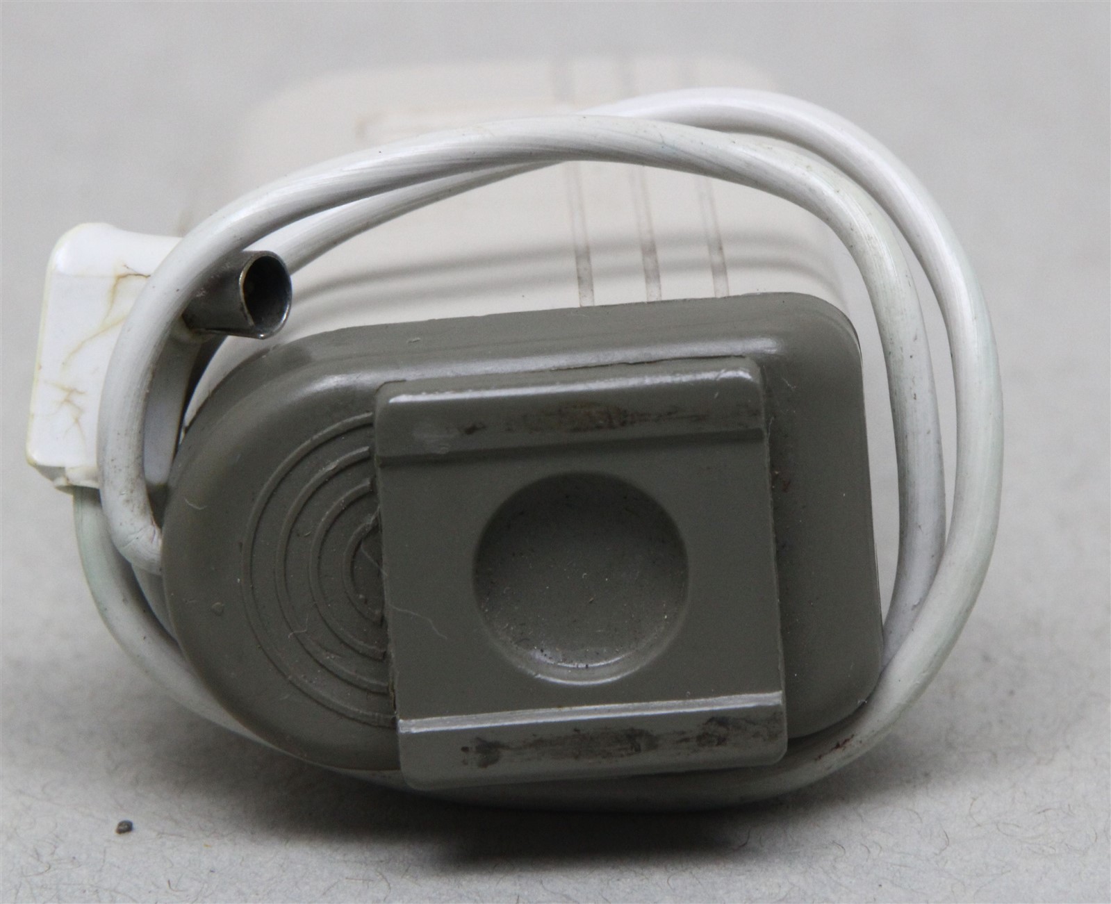 1950’s EMO WETZLAR COMPACT AG1 FLASHBULB ATTACHMENT w/CASE (Built-In PC CORD)