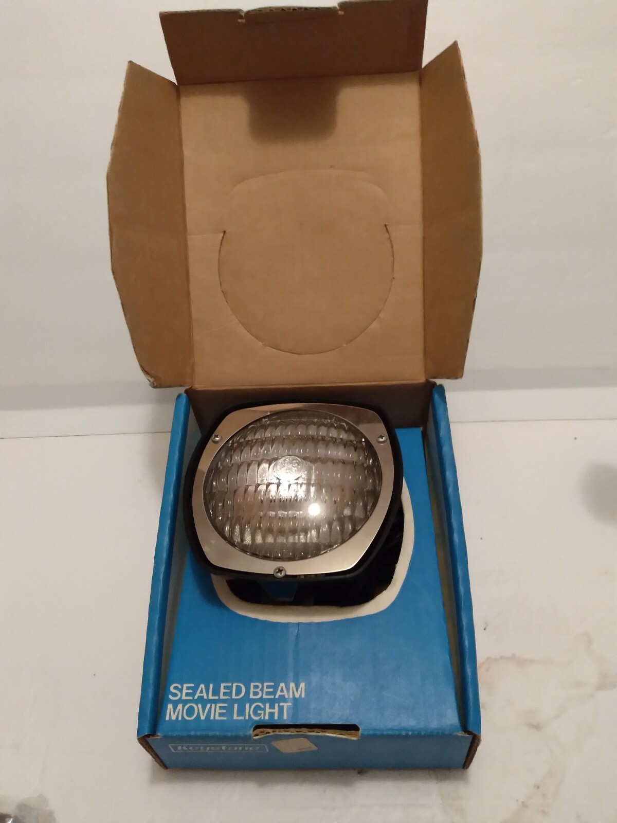 Keystone Model 333 Sealed Beam Super 8 Movie Light with Original Box & Mountings