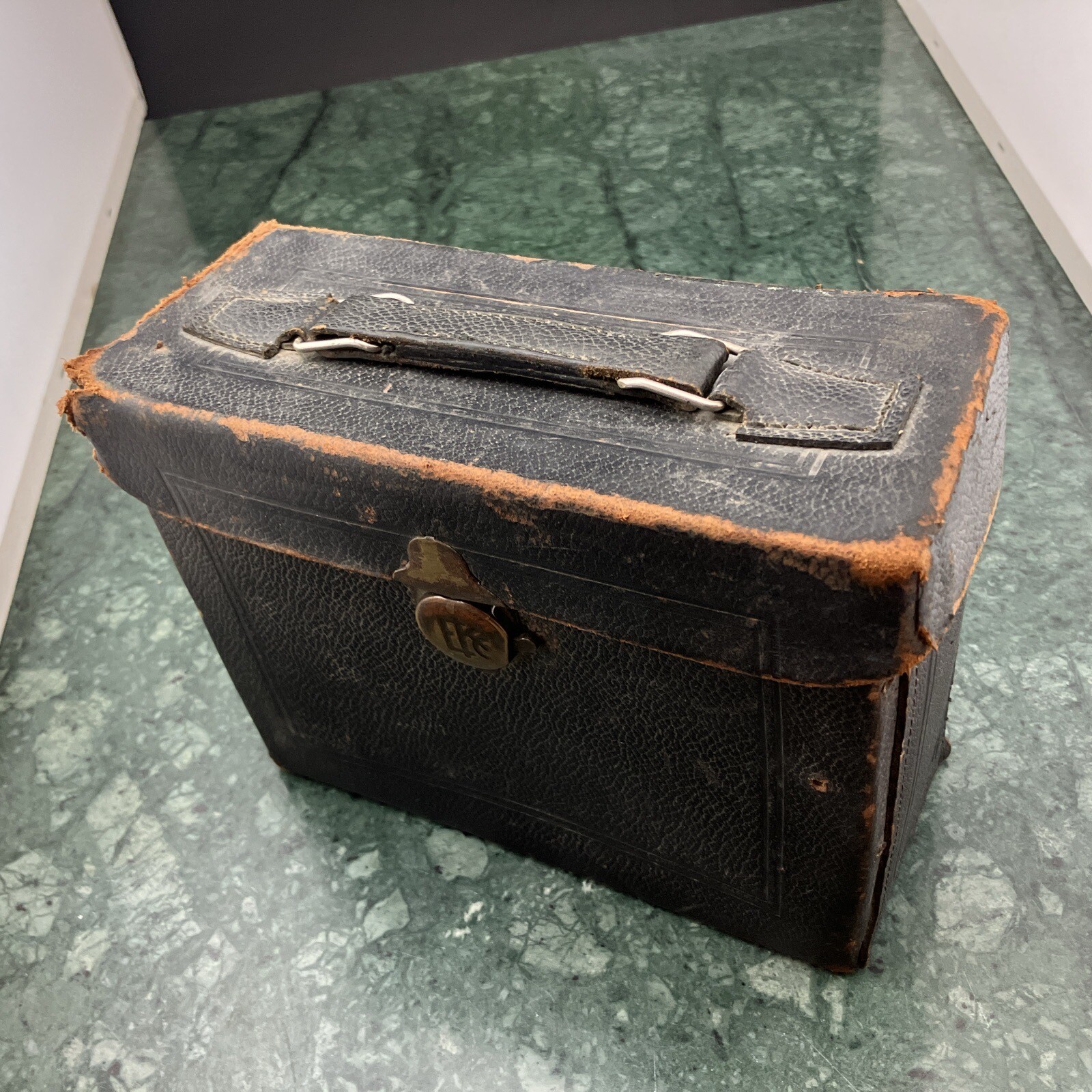 Vintage Eastman Kodak Co EKC 1A Series Case w Embossed Latch and Original CINE