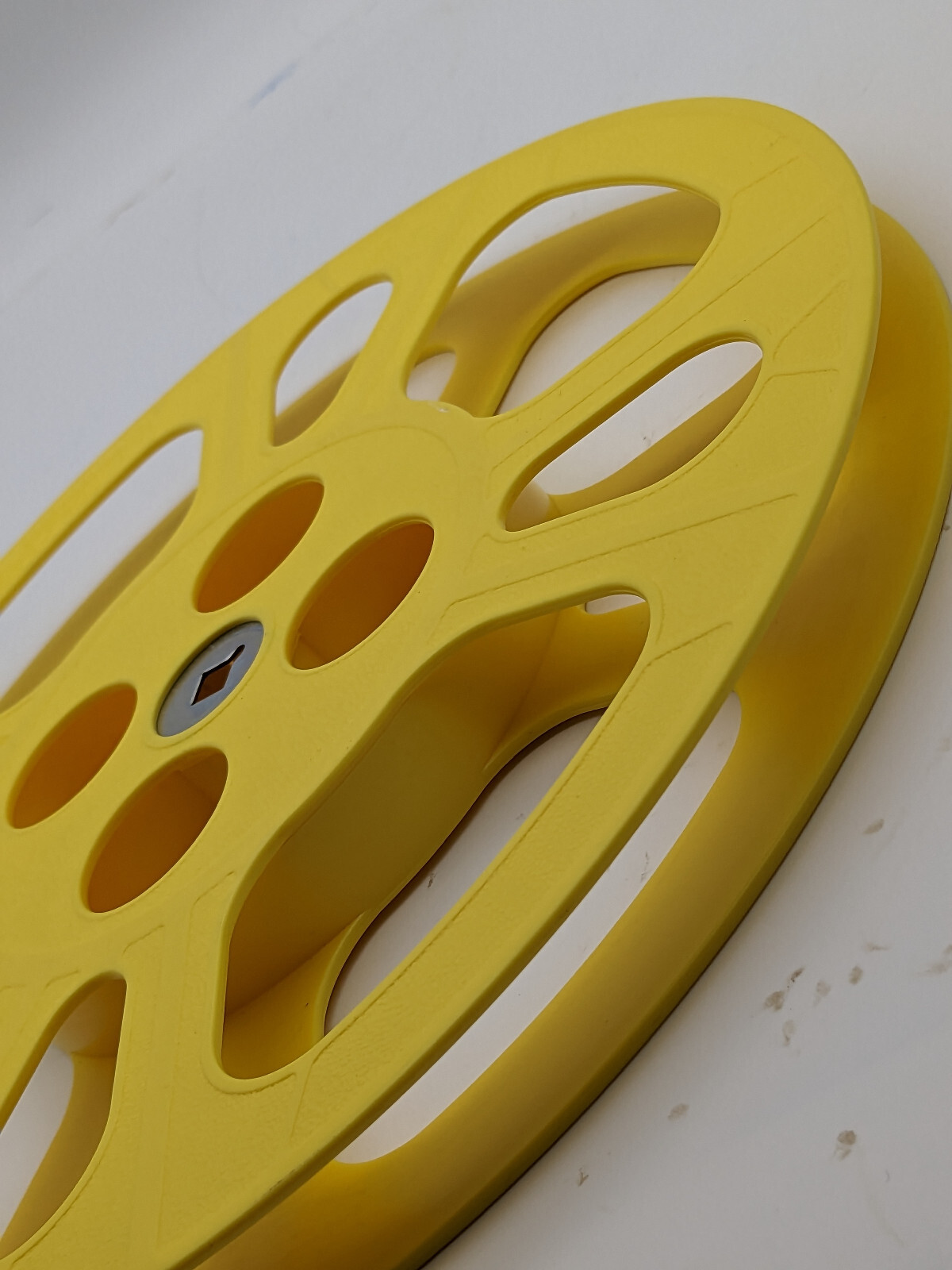 Original PlioMagic Plastic Film Can Cat No 22008 with Empty 10 1/2″ Reel-Used
