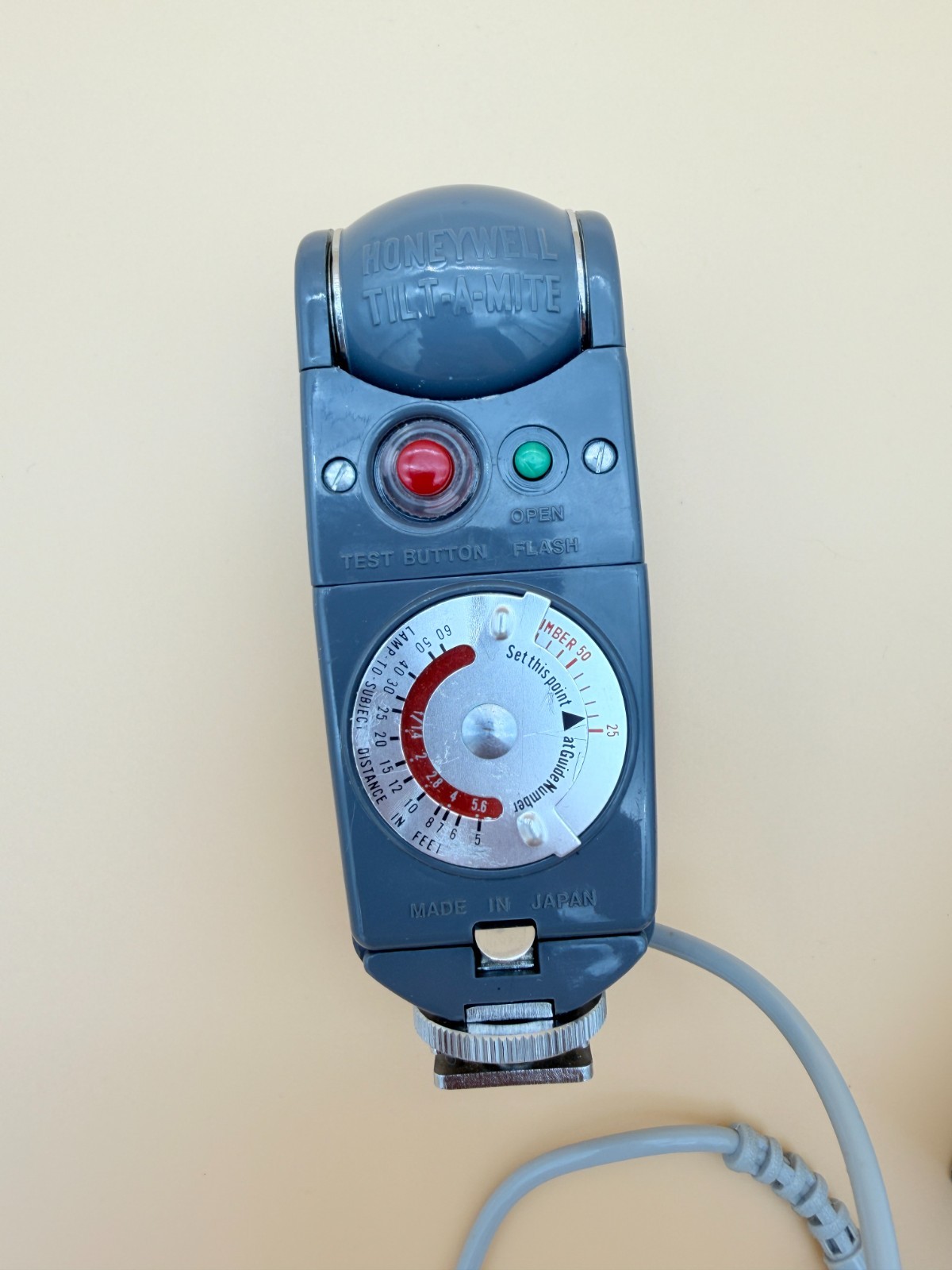 Honeywell Tilt-A-Mite Flash Unit Camera Accessory Japan w Case Sync Cord Vintage