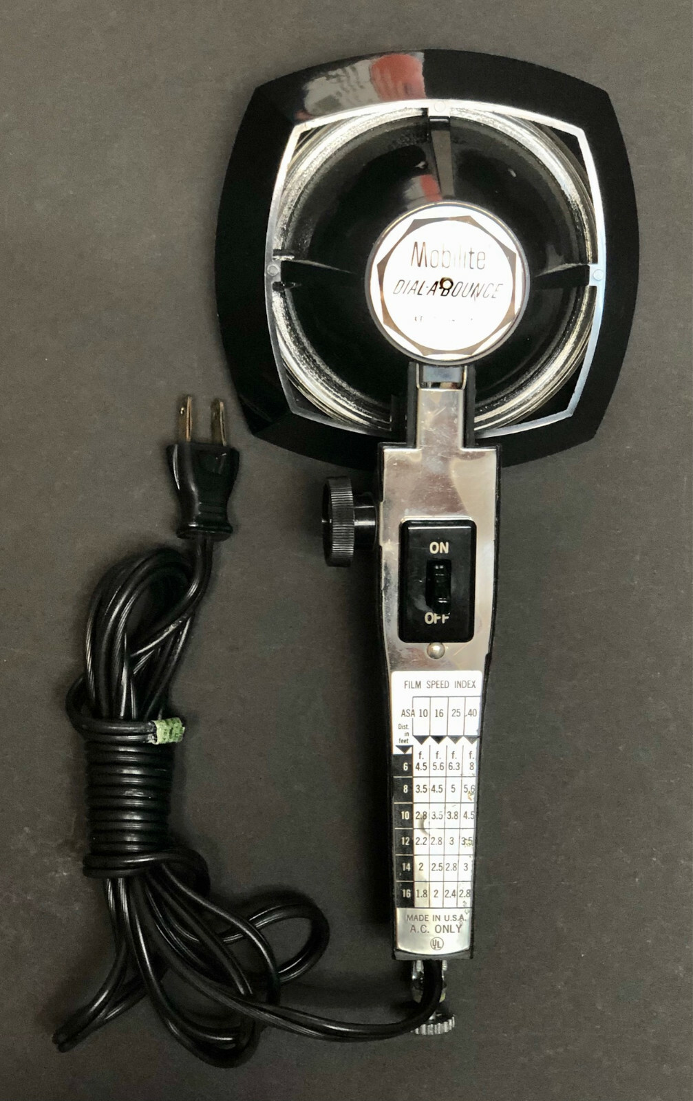 Vintage Sylvania Dial-A-Bounce 8mm Super 8 Movie Camera Light 110 and 220V WORKS