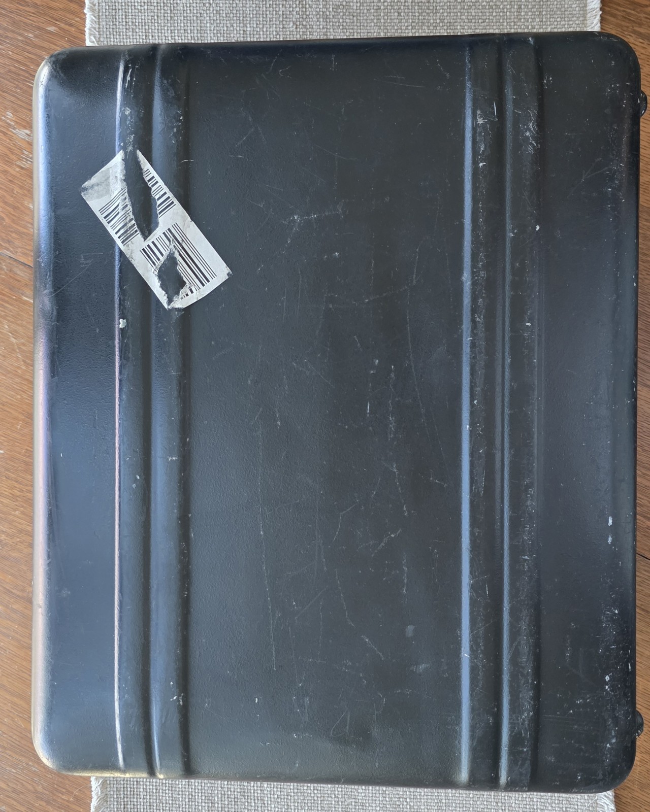 VINTAGE HALLIBURTON Black Metal CAMERA CASE Green Label Key Lock 20x17x7 Foam