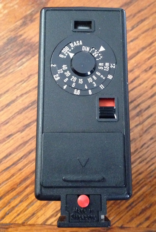Vintage Woolworth Woolco Kamero Electronic K70 Camera Flash COMPACT HOT SHOE