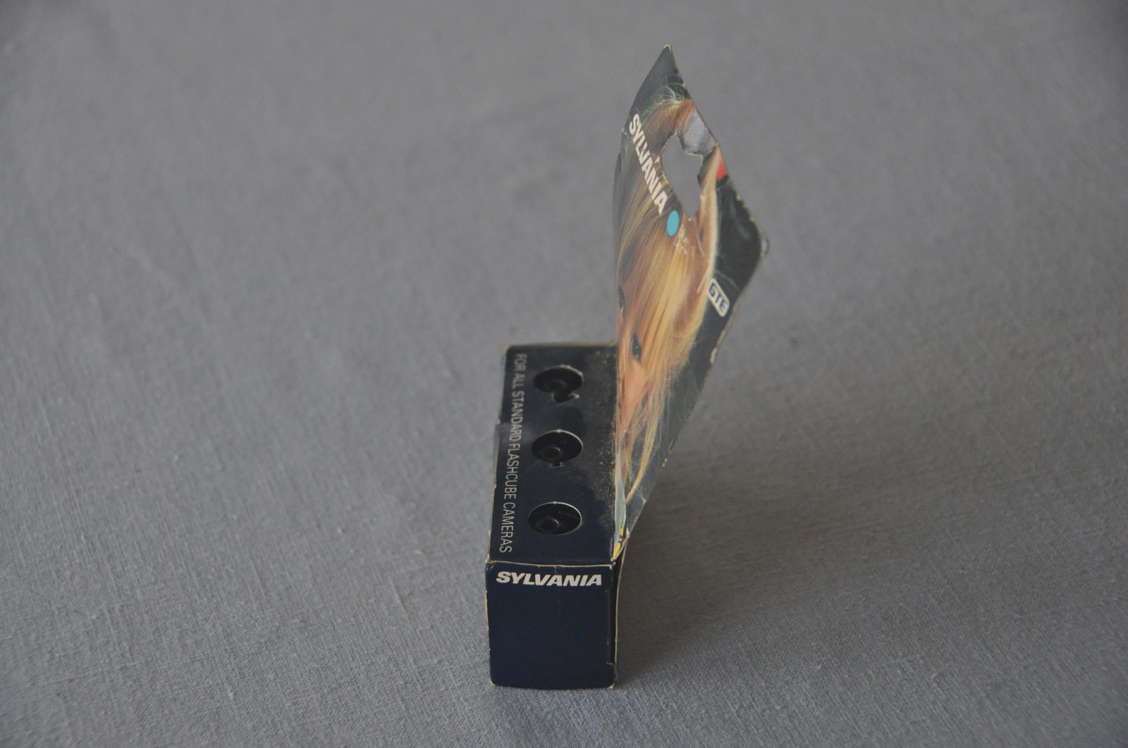 Vintage Sylvania Blue Dot Flashcube Package with 3 Cubes (12 Flashes)