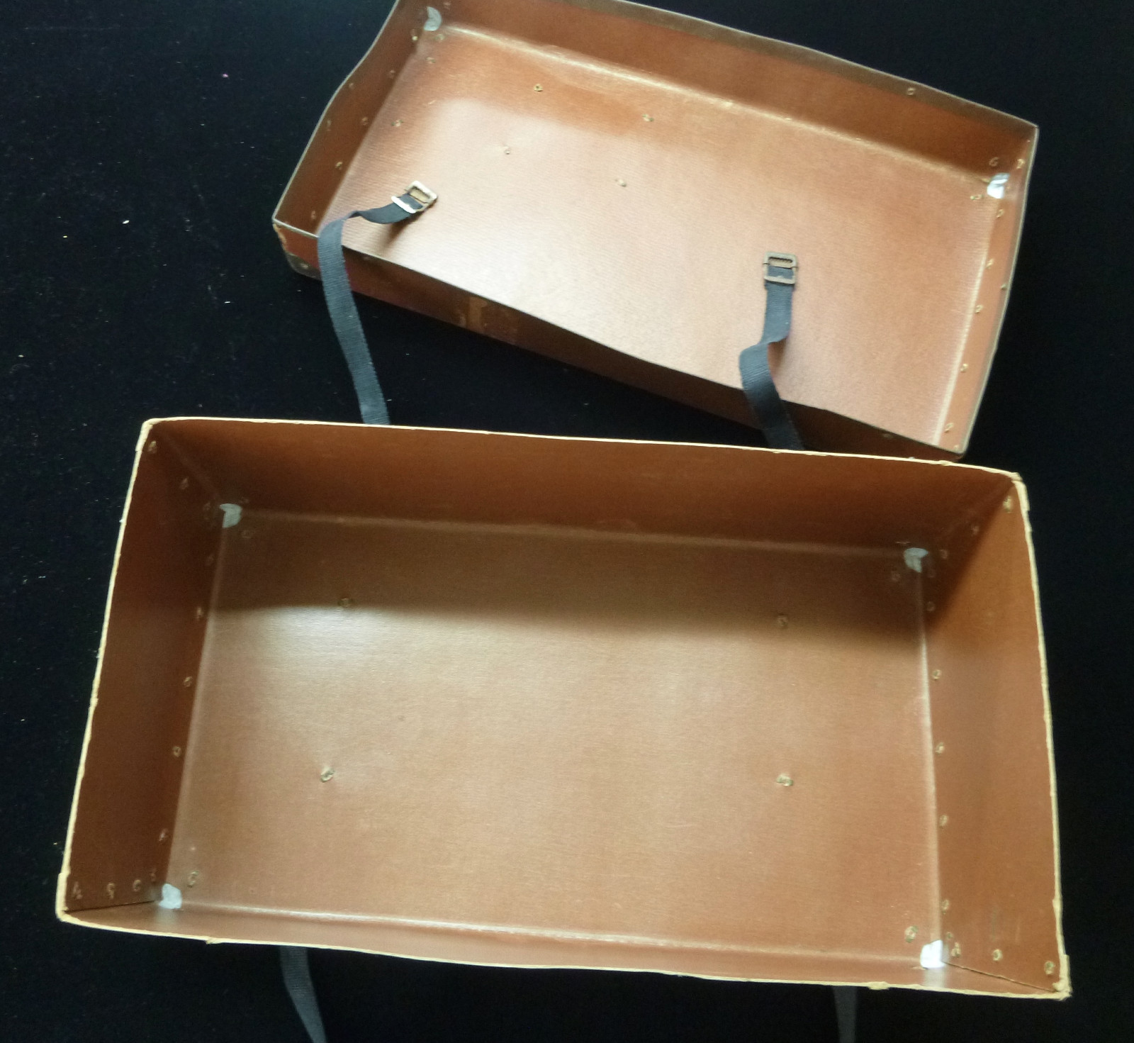 FIBERBILT -ANTIQUE FIBERBILT PHOTO FILM SHIPPING CASE WELL USED CLOTH STRAPS