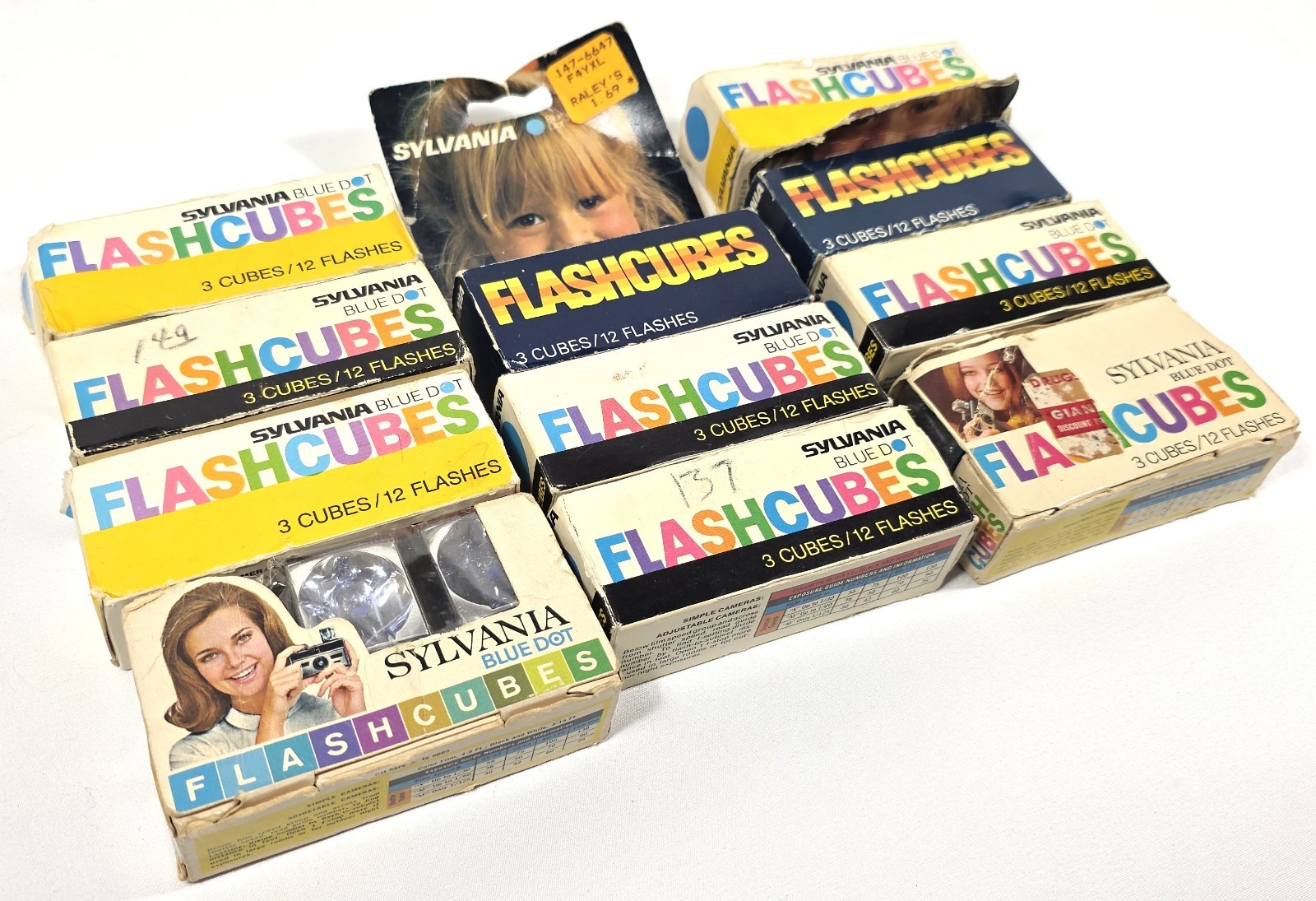 Vintage Sylvania FLASHCUBES in Boxes 33 Cubes 132 Flashes NEW OLD STOCK