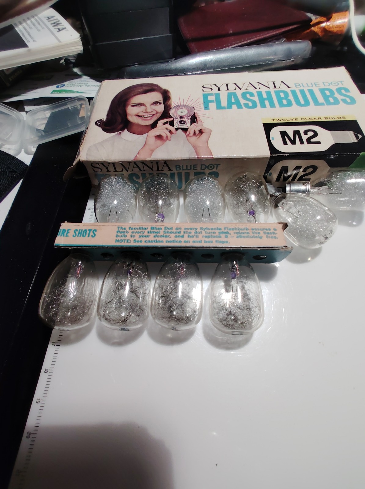 Sylvania Blue Dot Flashbulbs M3B – 10 Bulbs + 8 GE M3B Bulbs