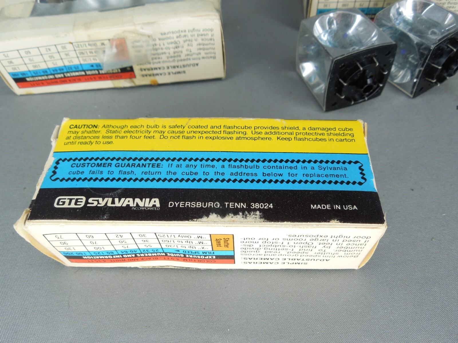 Vintage New – Sylvania – Blue Dot Flashcubes – 15 Cubes / 60 Flashes +2