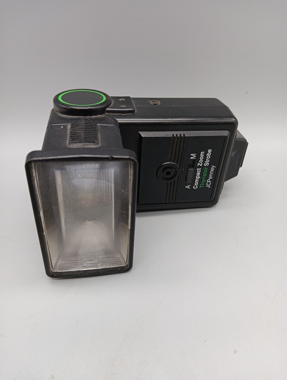 JCPenney Compact Zoom Thyristor Strobe FLASH Tilt Head