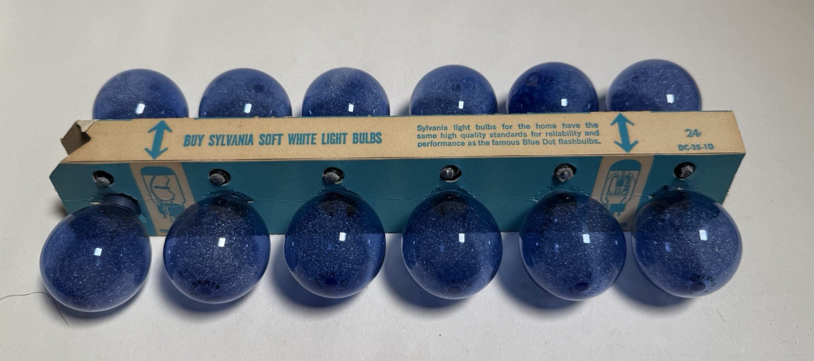 Vintage Sylvania Blue Dot Press 25B Flashbulbs 12 Bulbs W/Original Box