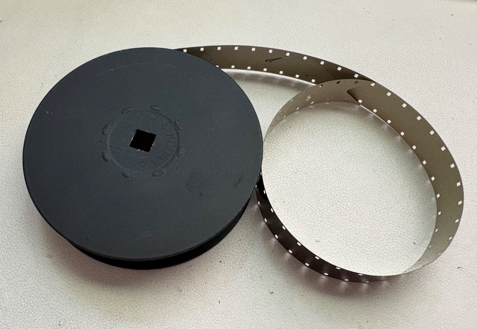 Vintage Kodak 100FT FILM SPOOL TAKE UP REEL for 16mm CAMERA with Test Film Bolex
