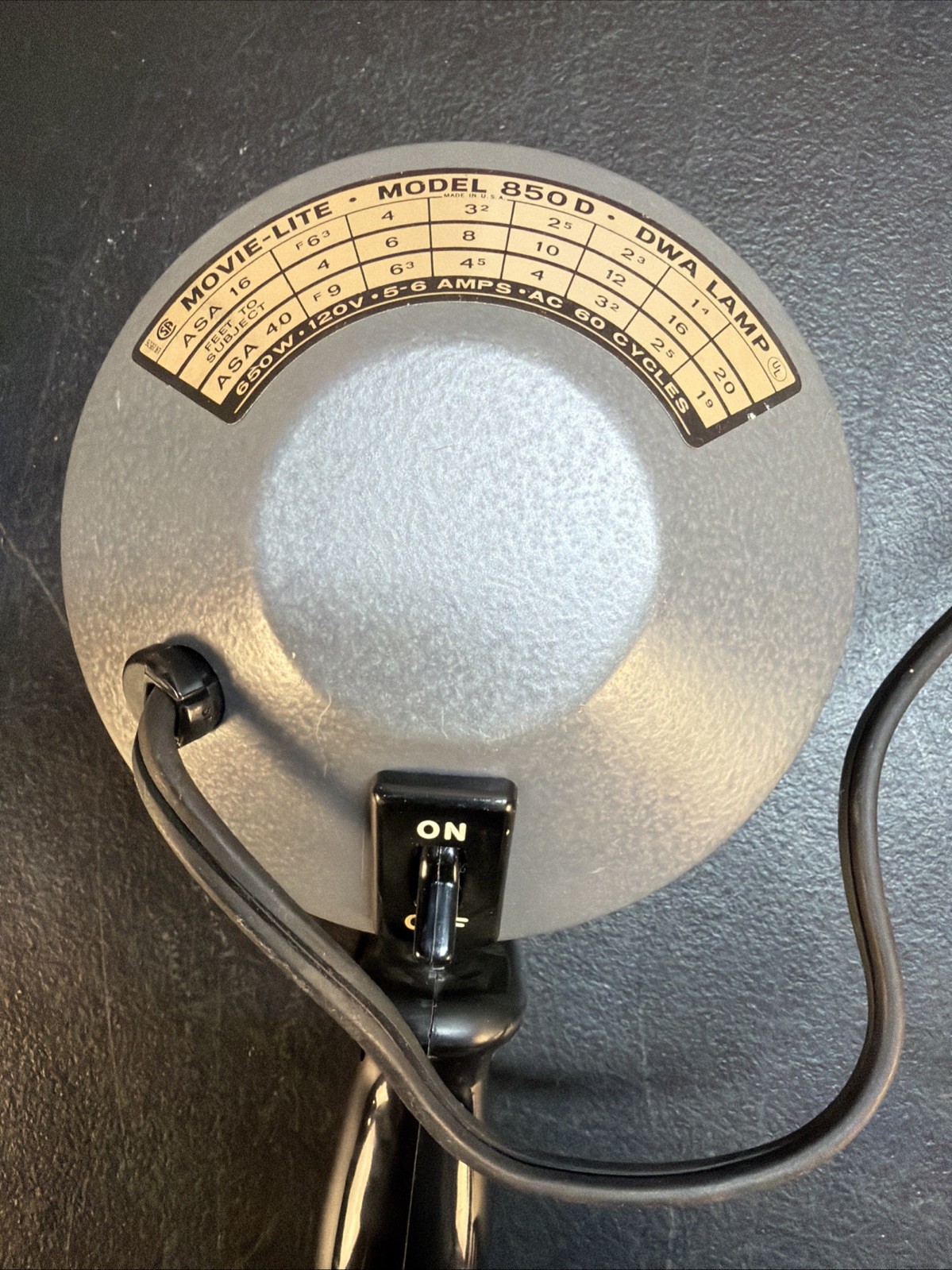 Vintage GE Kenco (875N) Super 8 Movie Lite With Grip & Mounting Bracket
