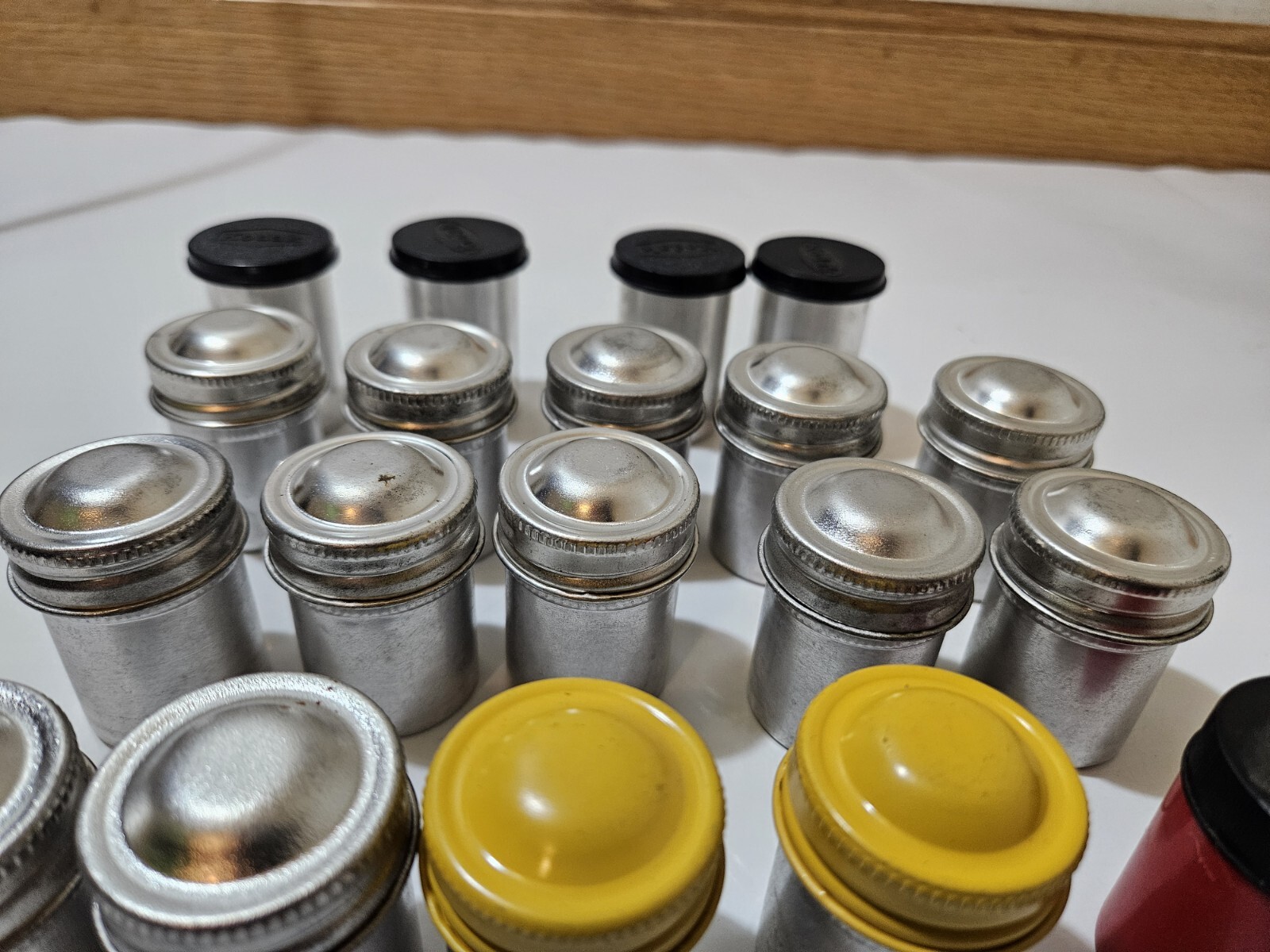 19 Tin Film Canisters Lot 4 W/ Plastic Press Lids 15 W/ Screw Cap Tops VTG 35mm