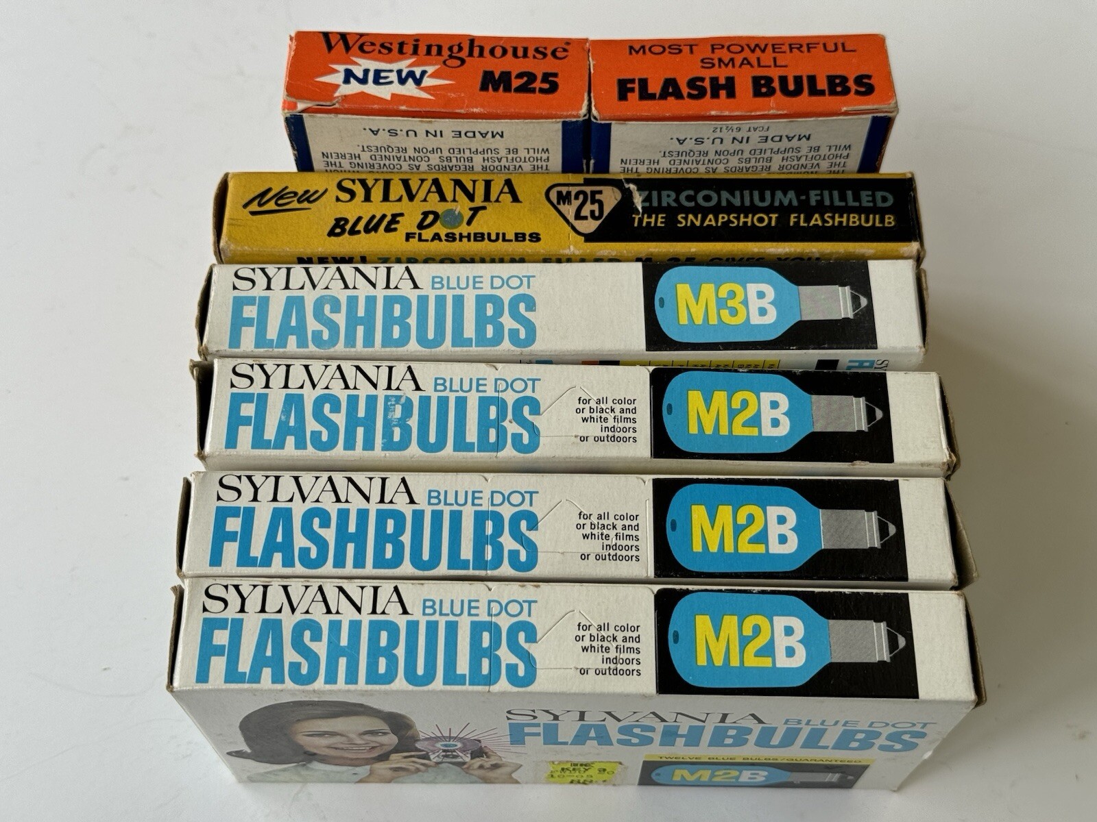 VINTAGE NOS 47 SYLVANIA M28 BLUE DOT FLASHBULBS 23 WESTINGHOUSE M25 BULBS