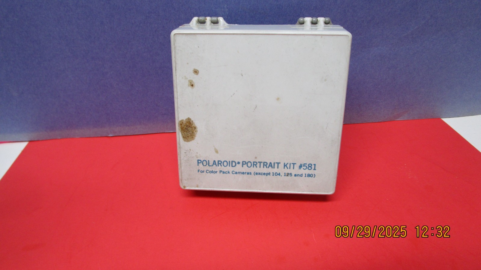 Polaroid Close-Up Kit 3 581 with Box ,lens is still bagged manual included