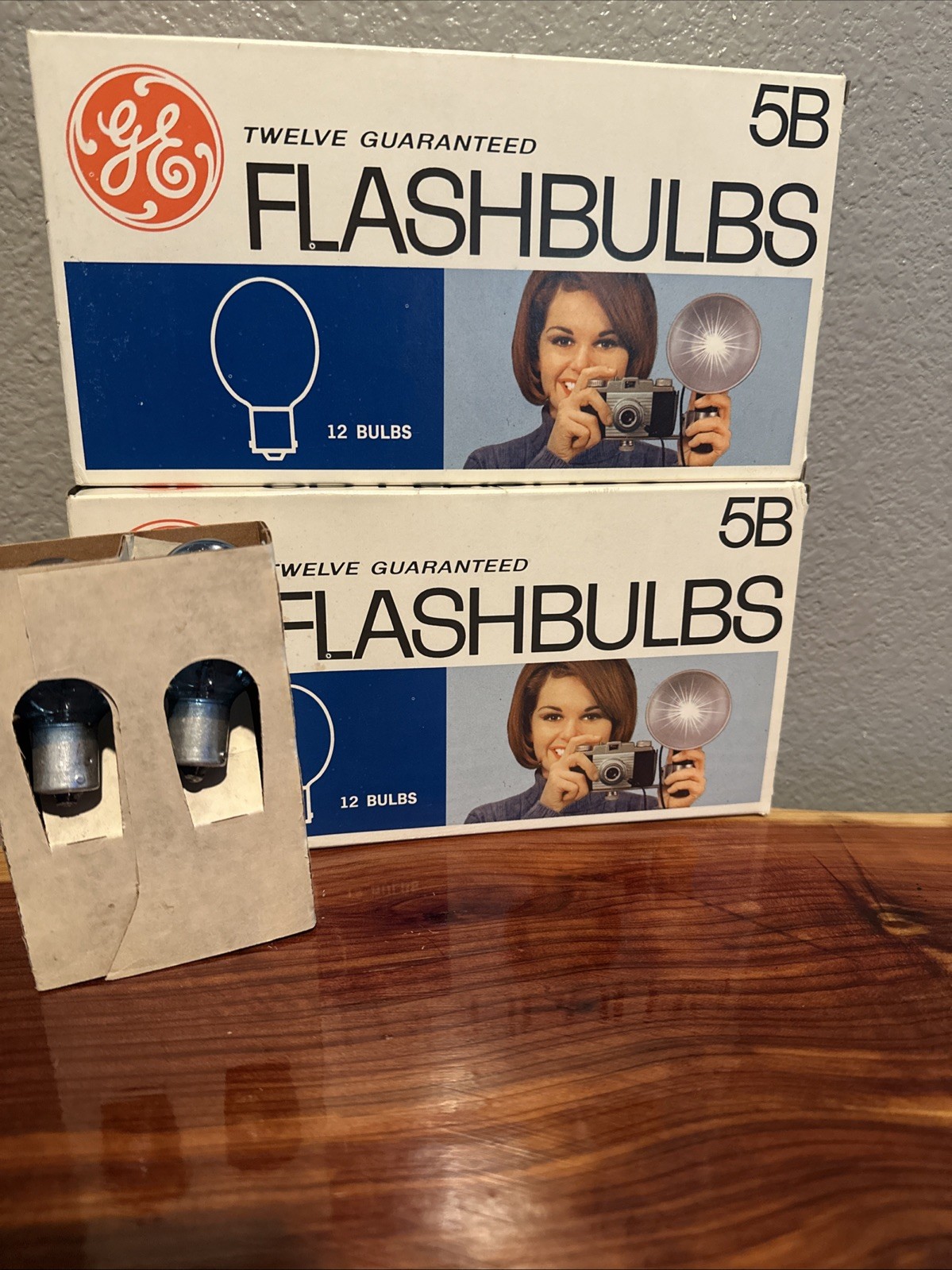 Vintage General Electric GE 5B Blue Camera Flash Bulbs 2 Box 24 Bulbs