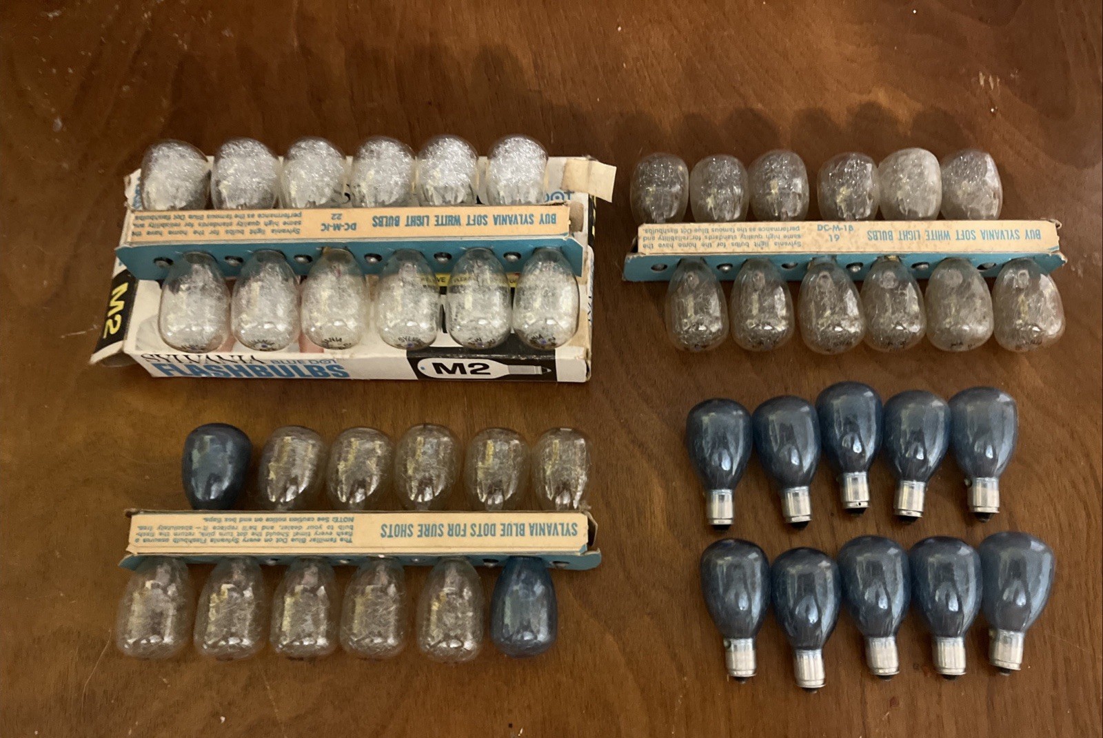 Vintage Sylvania Flashbulbs Blue dot DC-M-1B Lot Of 36 Bulbs- New Old Stock
