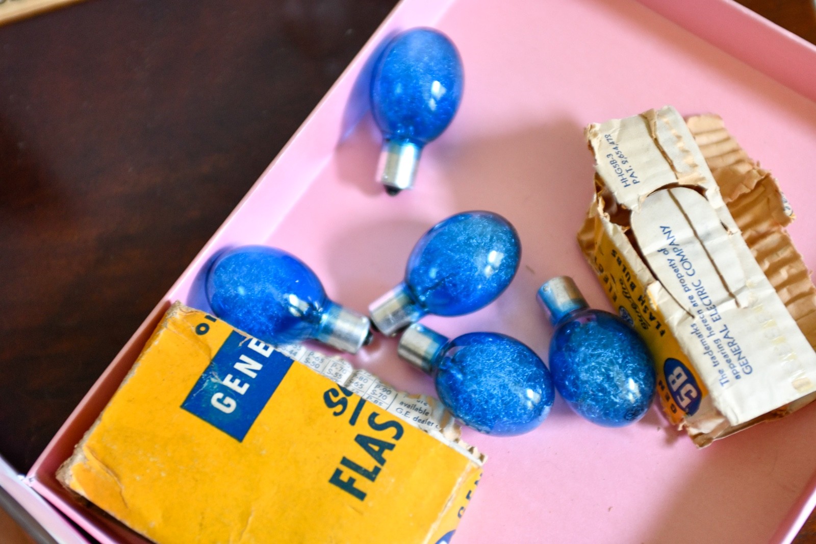 Vintage Lot Flashbulb GE 5B Blue + 10 Clear Screw Base Press Camera Bulbs