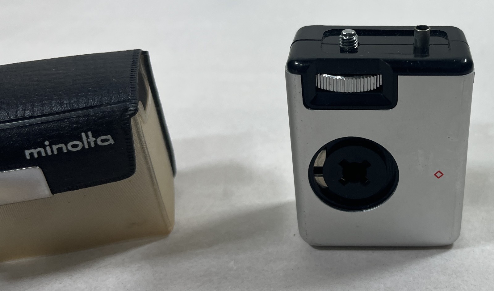 Minolta MG-S Cube Gun Flash For Minolta 16MG-S Camera – With Case