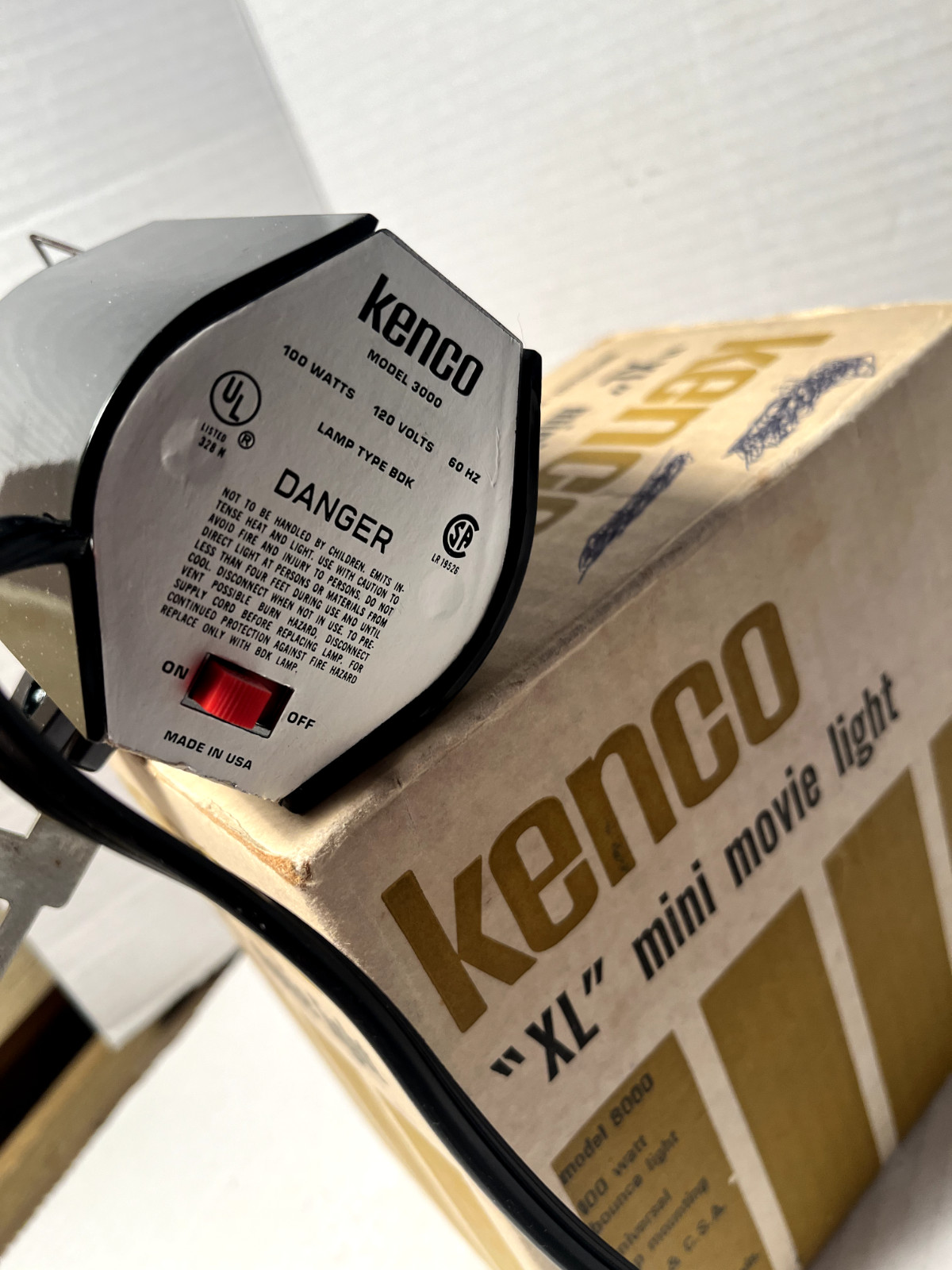 Kenco XL Mini Movie Light Model 3000 W/ Box and Manual No Hand Grip