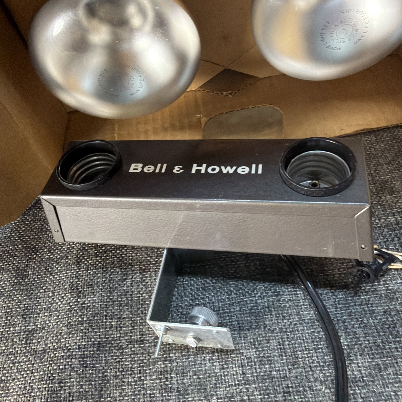 Bell And Howell Light Bar And Flood Lamps 012955 NOS Sylvania Movie Light Bep