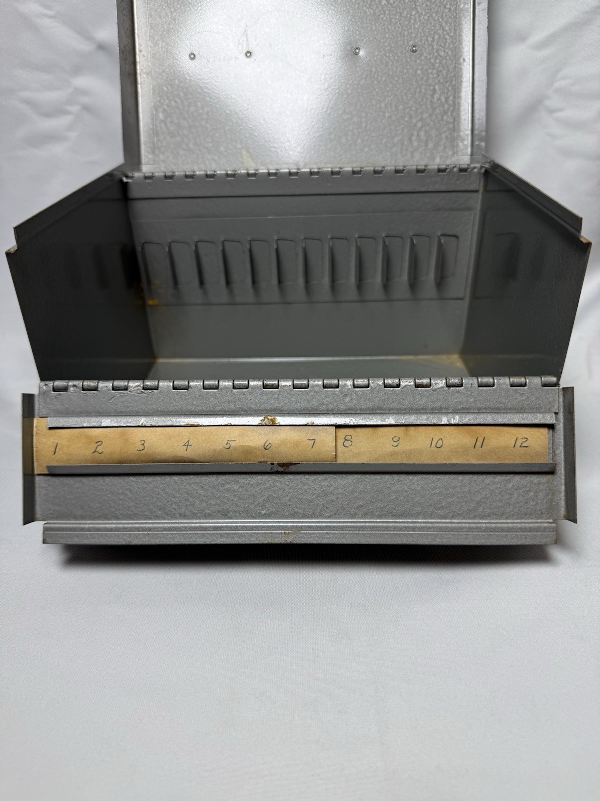 Gotham USA Vintage 12-Slot Super 8 Gray Metal Case For Reels
