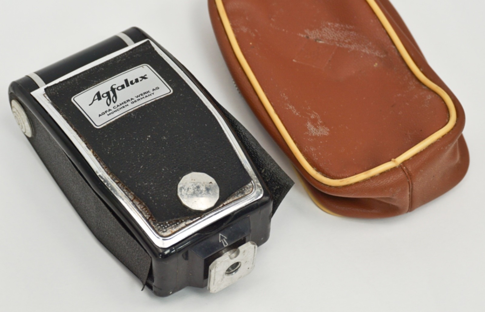 Vintage Agfa AGFALUX Compact Flash Bulb Unit Fold-out Reflector & Pouch Untested