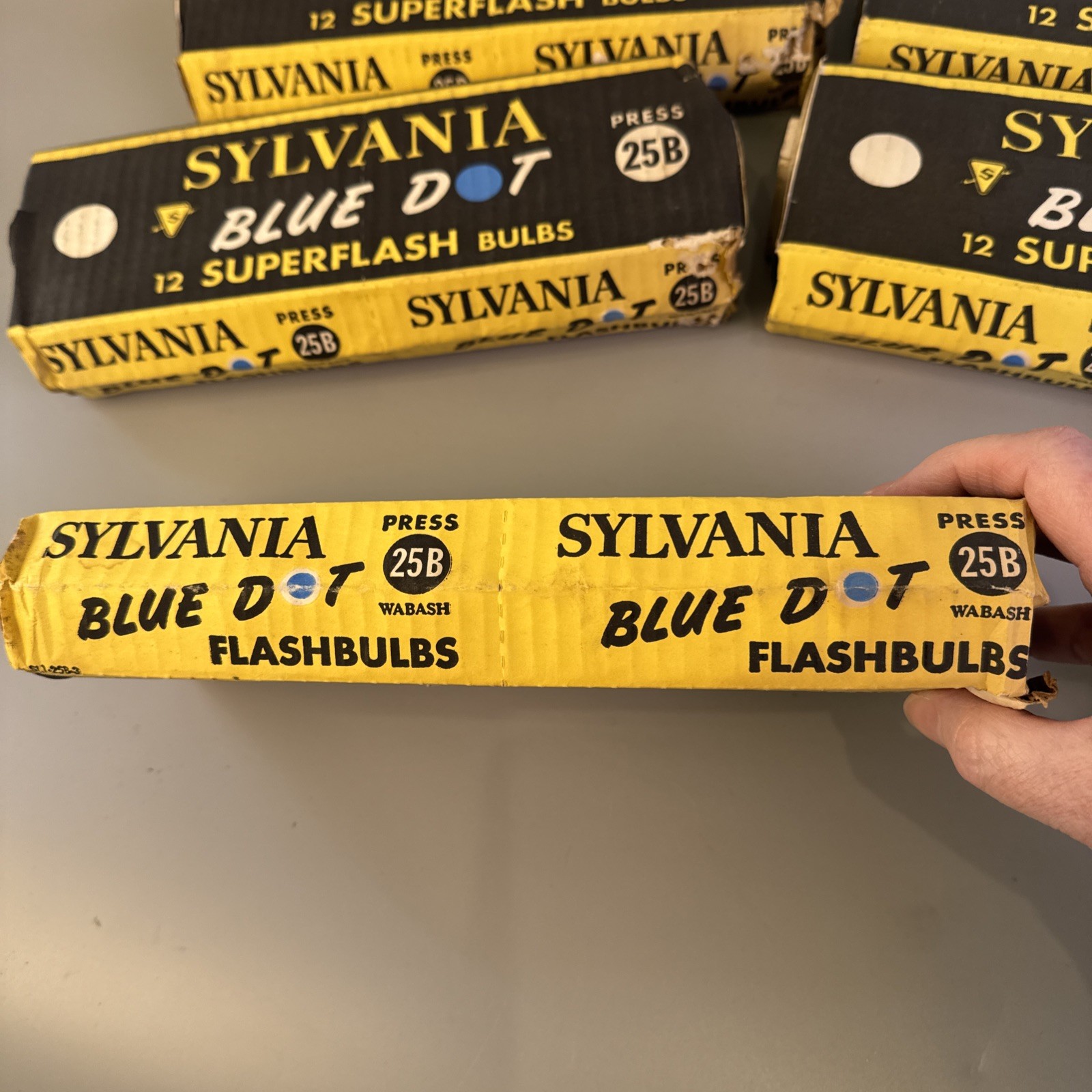 Vintage Sylvania Blue Dot Flash Bulb 25B Lot Of 62 Superflash – AS IS